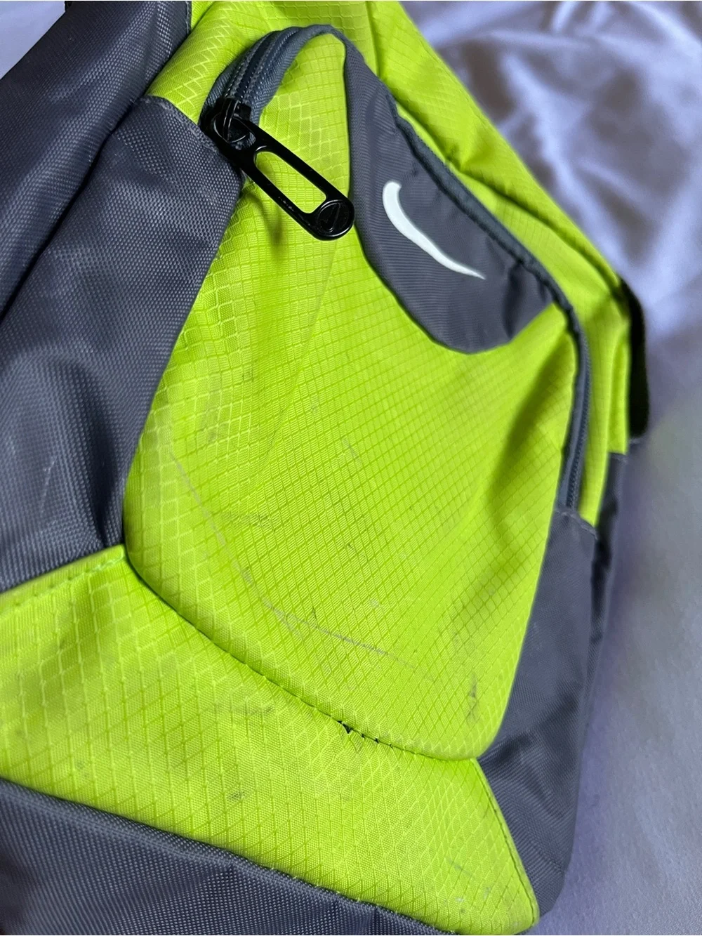 Nike Crossbody Messenger Shoulder Bag Neon Lime Green Grey Nylon 80s Vintage